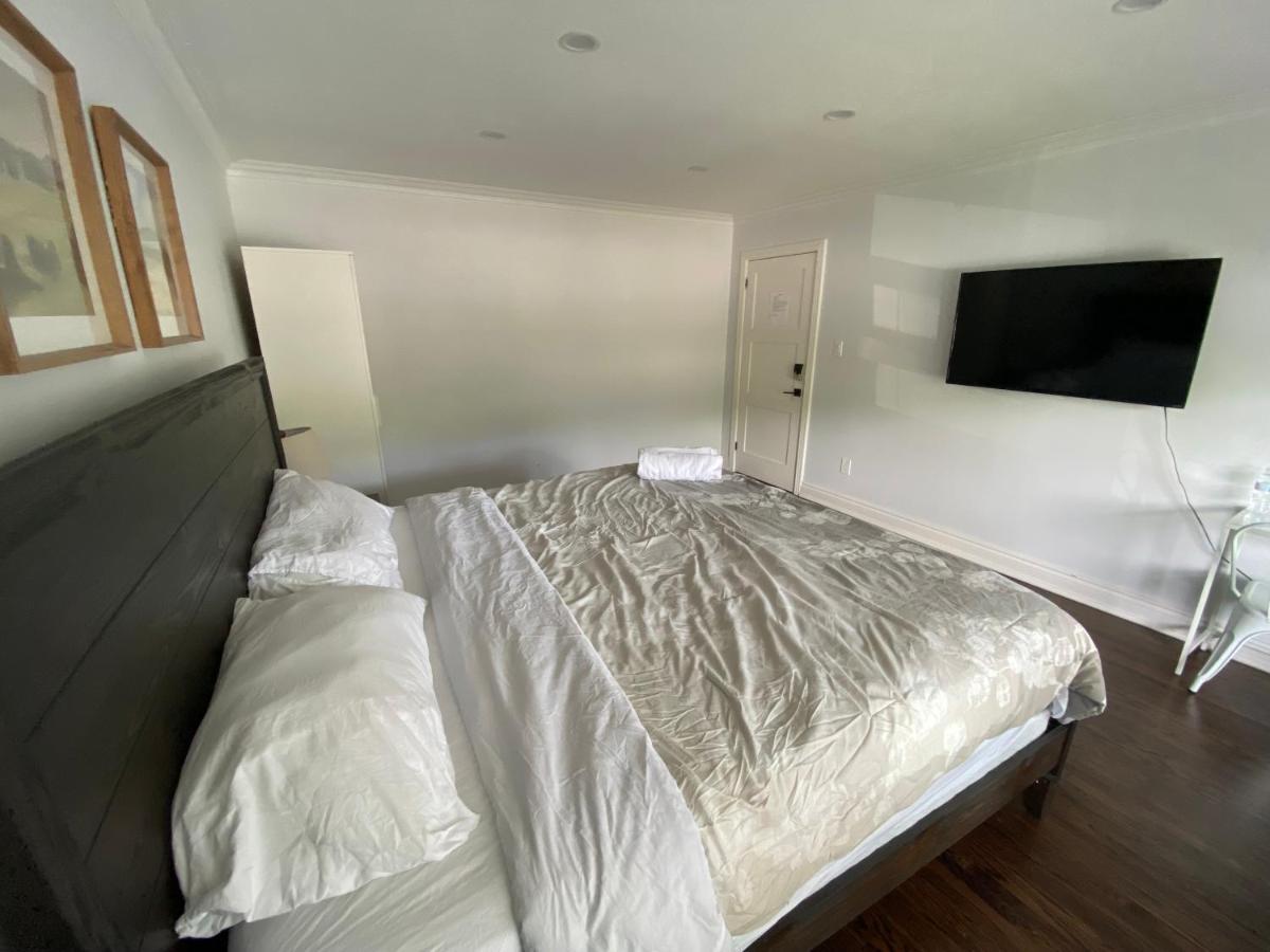Yonge And Finch Subway !L Spacious & Bright Private Bedroom With Shared Amenties โตรอนโต ภายนอก รูปภาพ